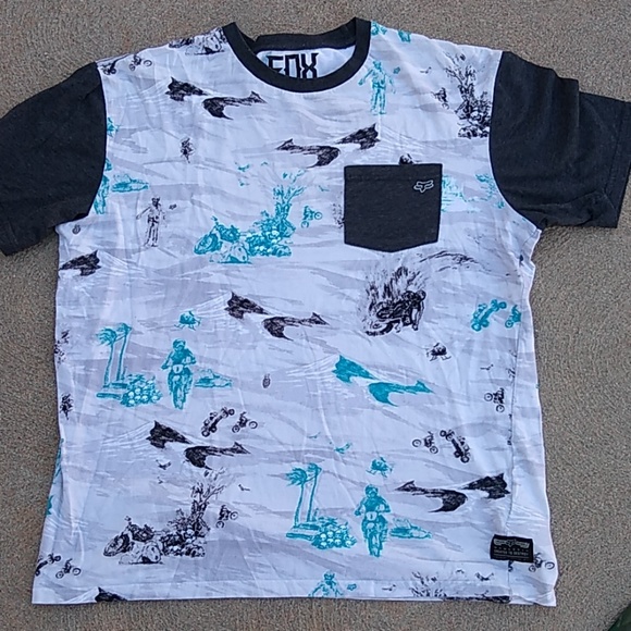 Bundle of tees - Picture 3 of 7